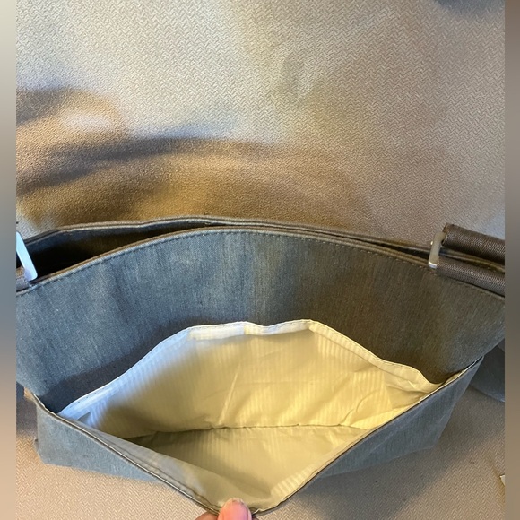 Sherpani Crossbody Olive with Orange Accents Multi Pockets Cloth - Picture 13 of 15